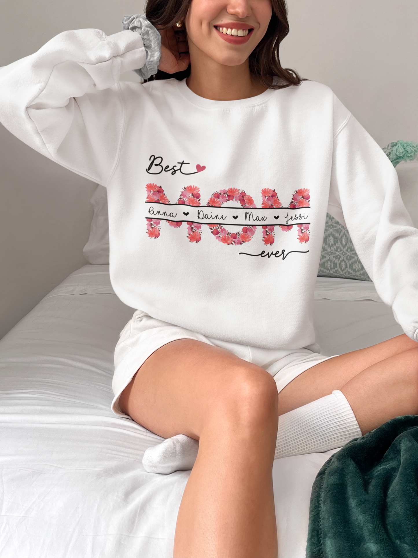 Retro Best Mom Ever Sweatshirt, Mommio Lover Sweatshirt, Best Mom Ever Sweatshirt, Gift for Mom Sweatshirt, Retro Mom Sweatshirt, Custom Mama Shirt, Mom Shirt With Names, Personalized Mama T-shirt