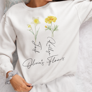 Custom Child Shirt For Mom, Customized Floral Name T Shirt for Mom, Retro Child Name Flower Shirt, Minimalist Mommy Shirt, Gift For Mama